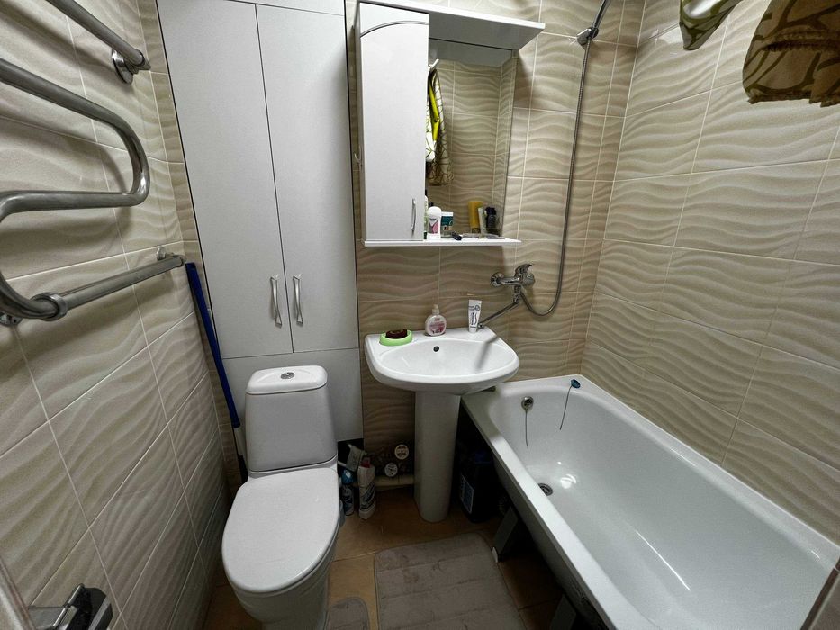 Продам малосемейку на Урицкого