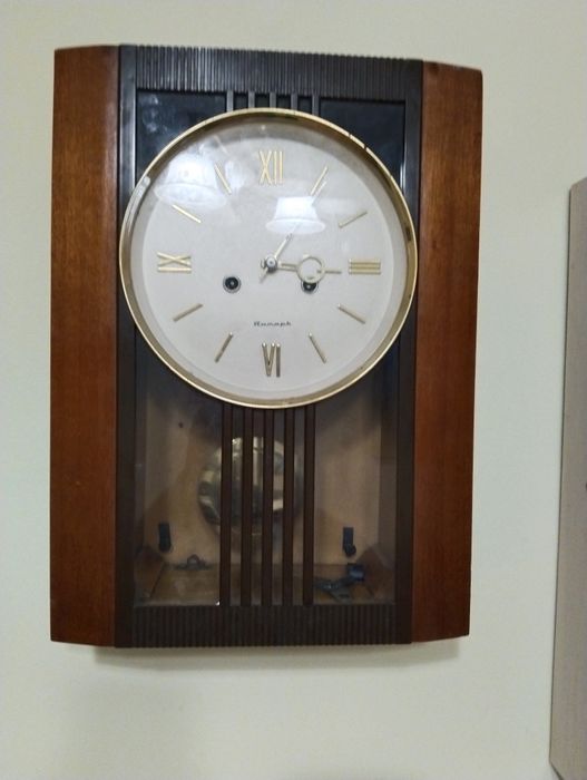 Продам часы настенные с боем.