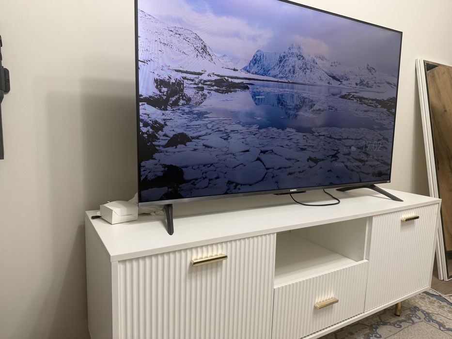 Продам телевизор с тумбой