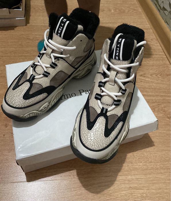 Новые классные ботинки