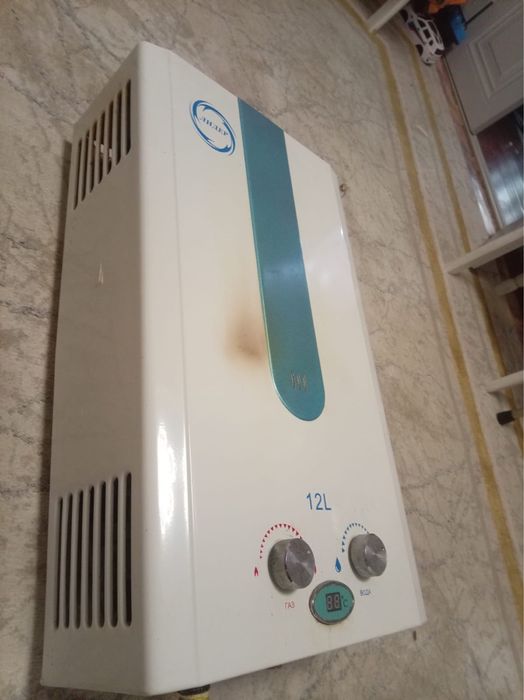 Водонагреватель газовый в отличном состояний