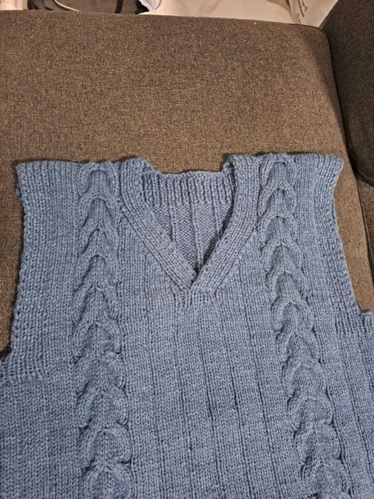 Vesta Barbati din Lana Naturala , Lucrata Manual , Diferite Marimi