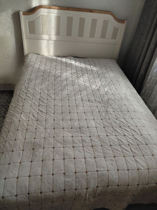 Продам двухспальную кровать