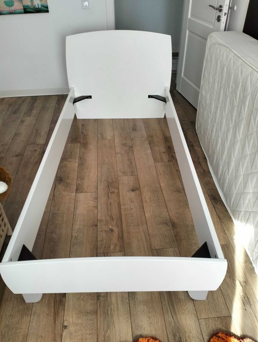 Pat 90x200 de vânzare,cu saltea premium