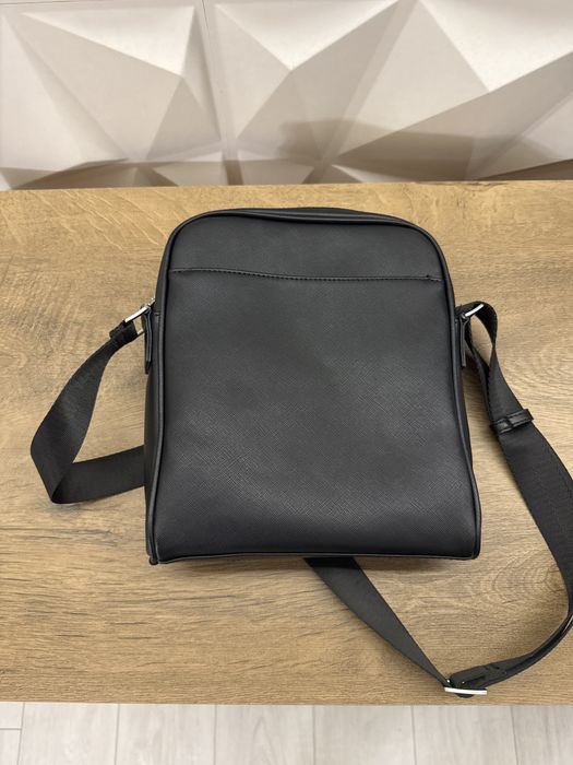 Мъжка чанта Guess