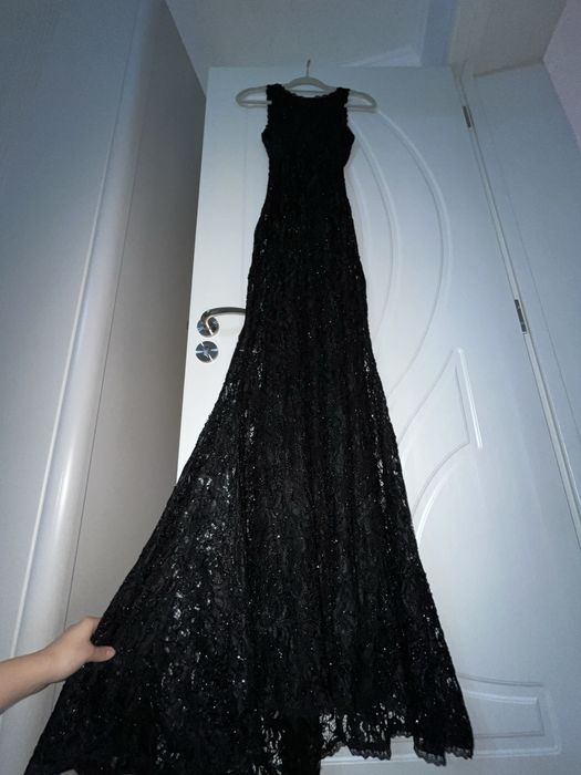 Елегантна черна рокля!
