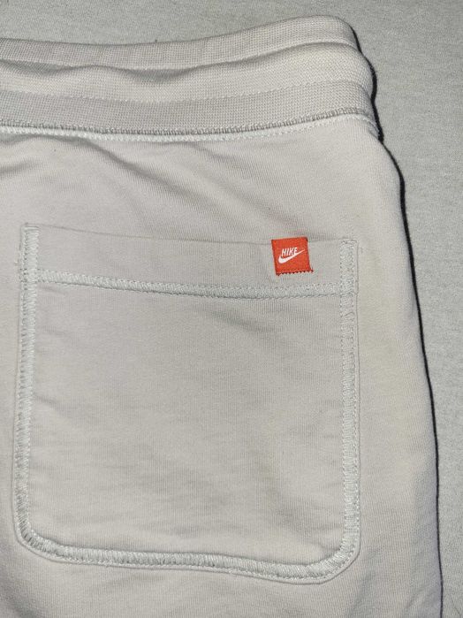 Nike-оригинални мъжки къси панталони л -19евро