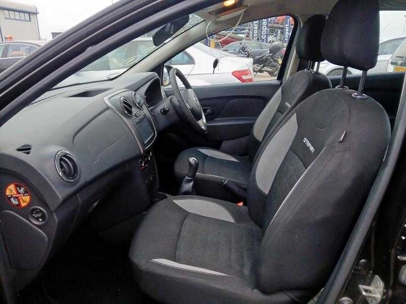 Dezmembrez Dacia Sandero 2 Stepway 0.9 tce