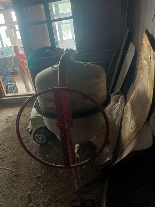 Продам бетономешалку Elitech Б 180Н