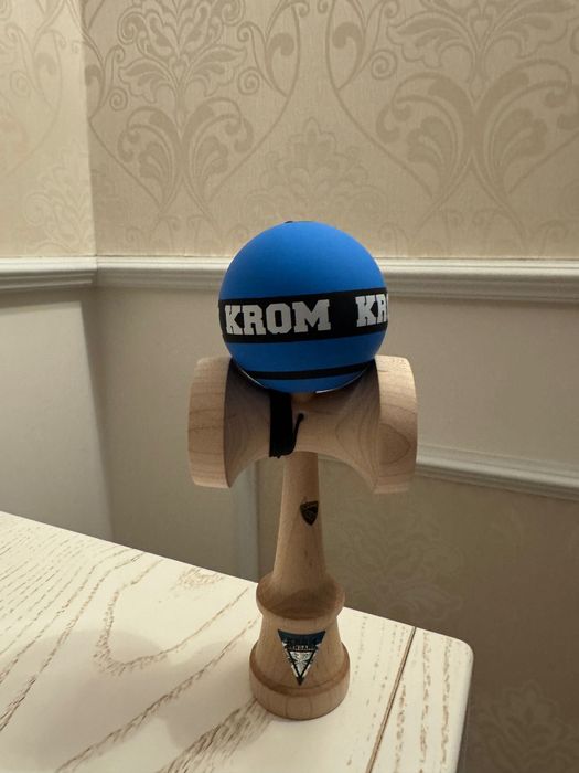 Kendama strogo cu ken lambo maple netty sau albastru noua