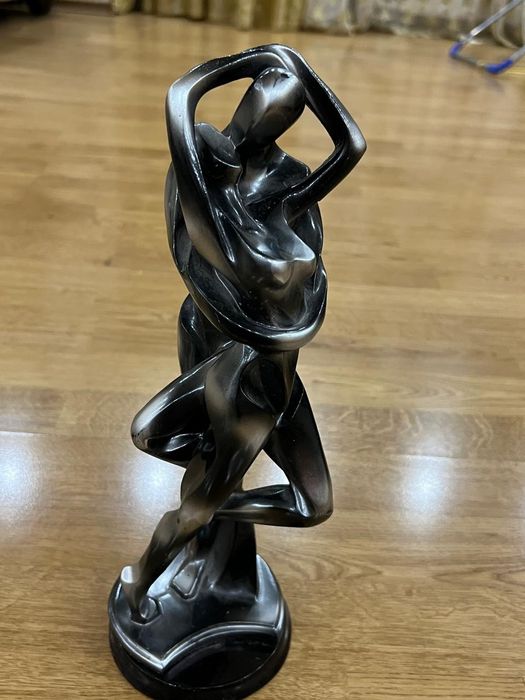 Стуэтка Влюбленные