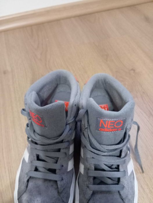 Маратонки Adidas NEO  43 1/3