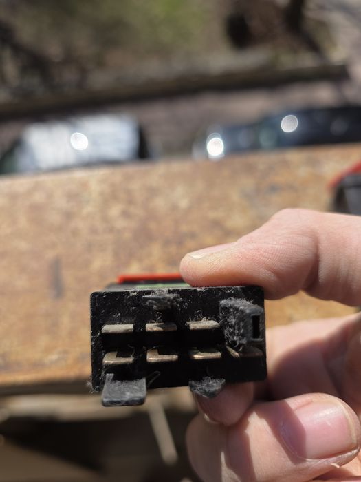 Бутон за аварийни - Ауди