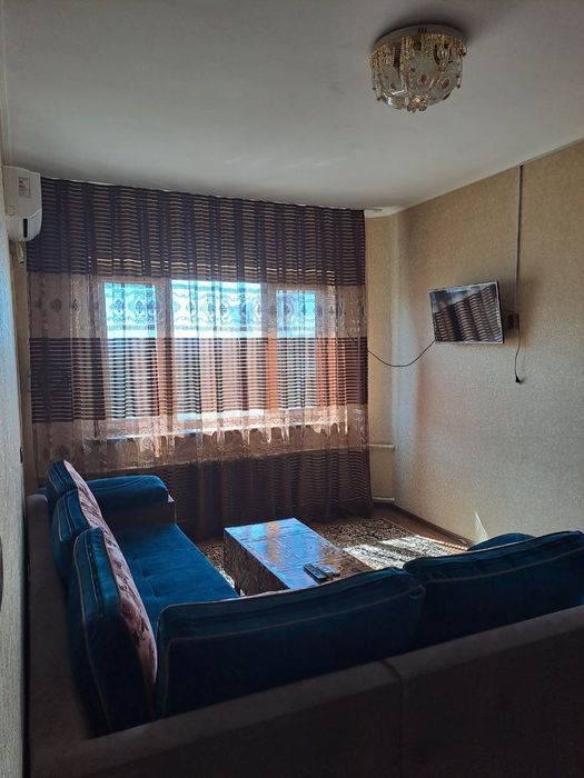 Продаётся 1 ком.квартира переделанная в 2х с балконом 2×6