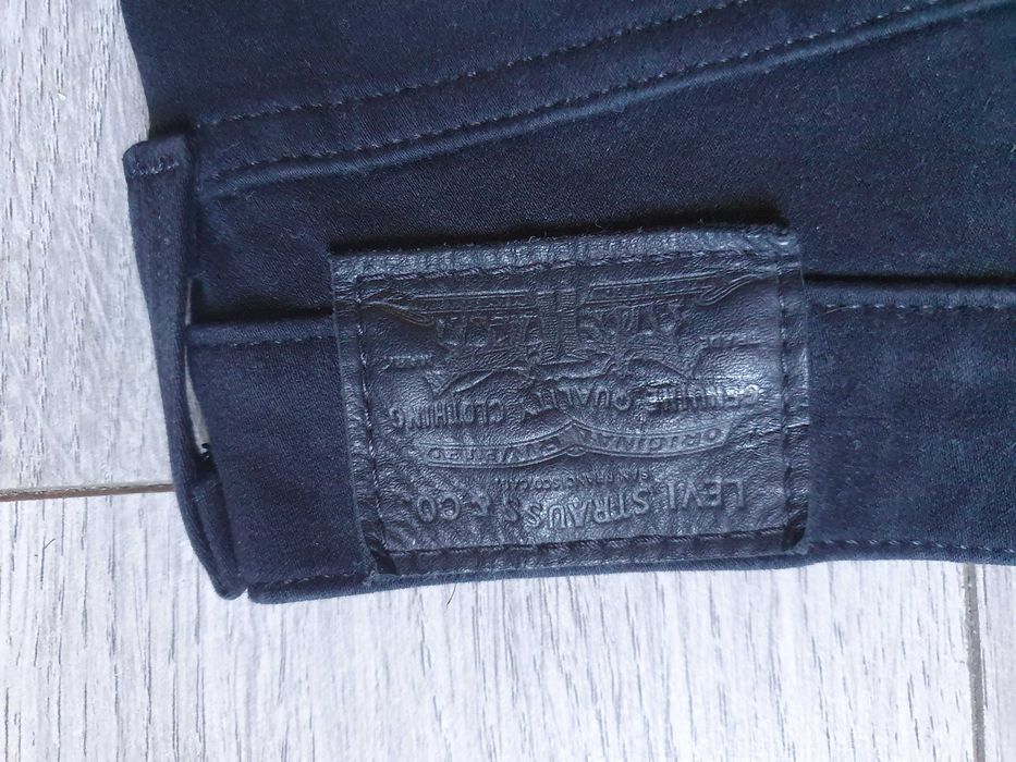 Blugi LEVI'S 314 Shaping Straight - Marime W28 L30 (Talie 76 cm)