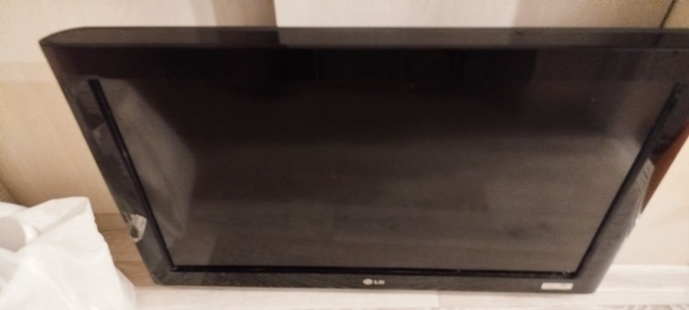Продам телевизор LG