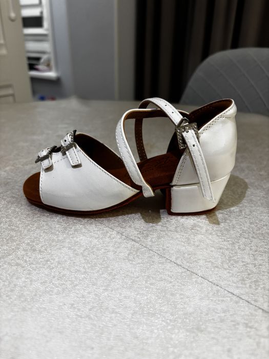 Продаю новые бальные туфли