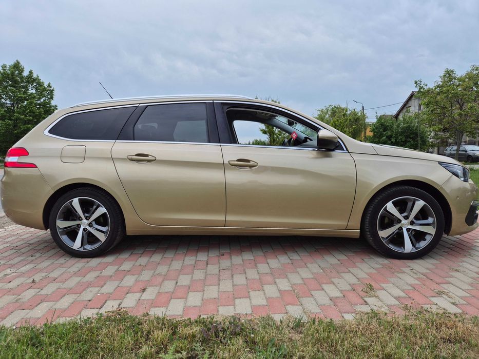 Vând Peugeot 308 1,2 benzină an 2017,