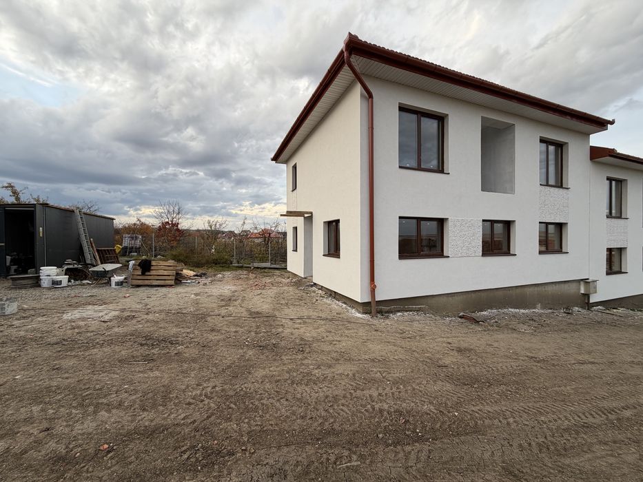 Casa de vanzare direct de la dezvoltator Sura Mica !