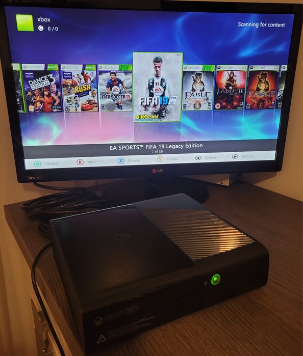 Xbox 360e modat software 500GB