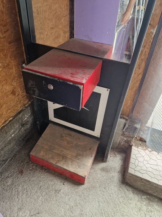 Стол для парикмахерской