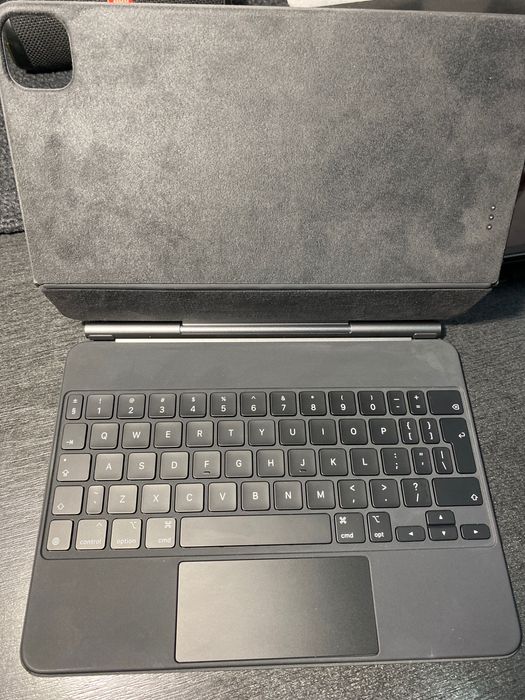 Apple Magic Keyboard for IPad 11-inch — original, code A2261