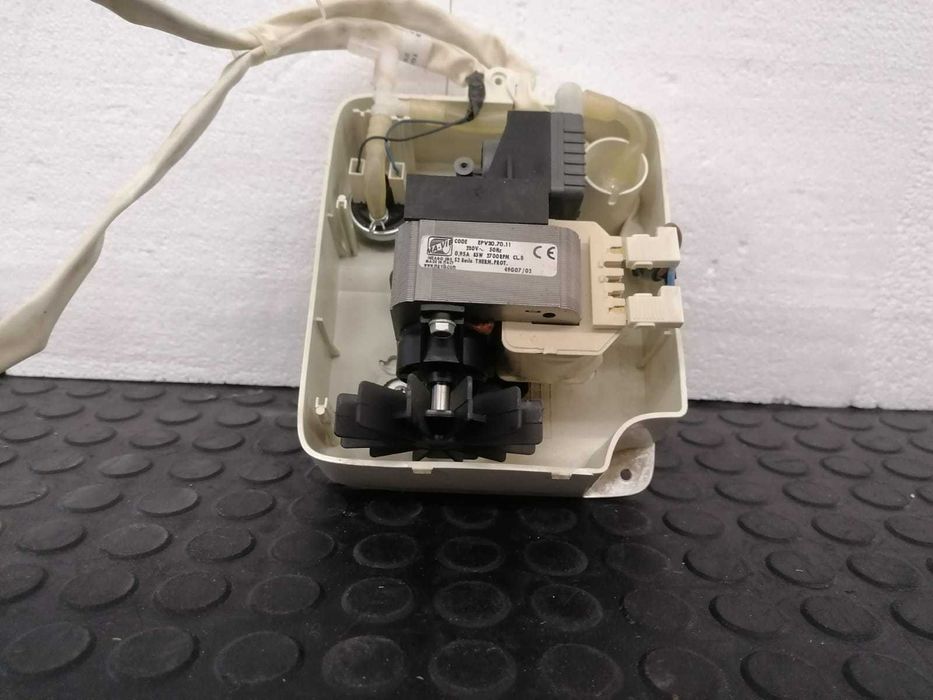 Pompa de vid EPV30.70.11 frigider Hotpoint Ariston , ventilator / R17