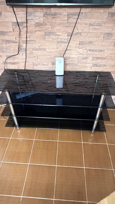 Полка  под телевизор