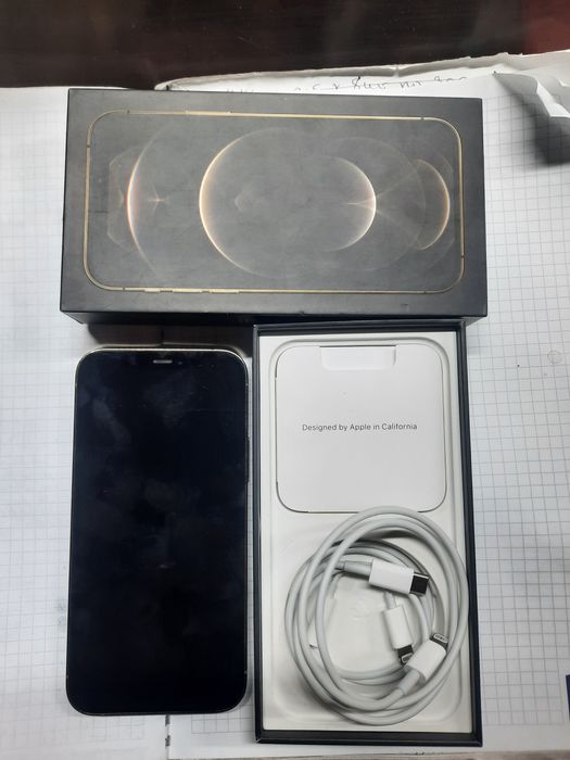 Срочно продаётся iPhone 12 pro 256