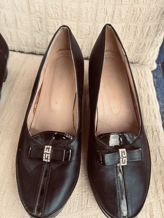Туфли етіктер. Барлығы 5мың тг