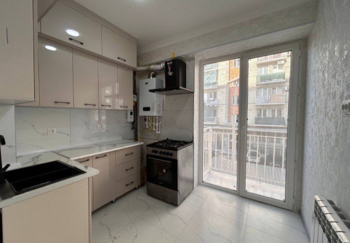 Toshkent metro yaqinida