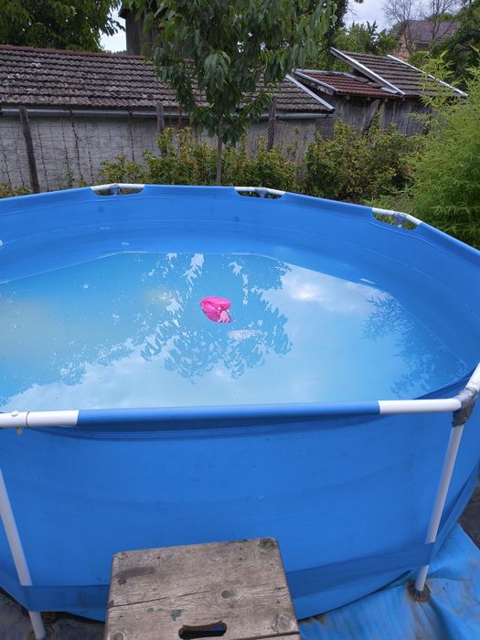 Piscină uzată dar se poate fii folosit