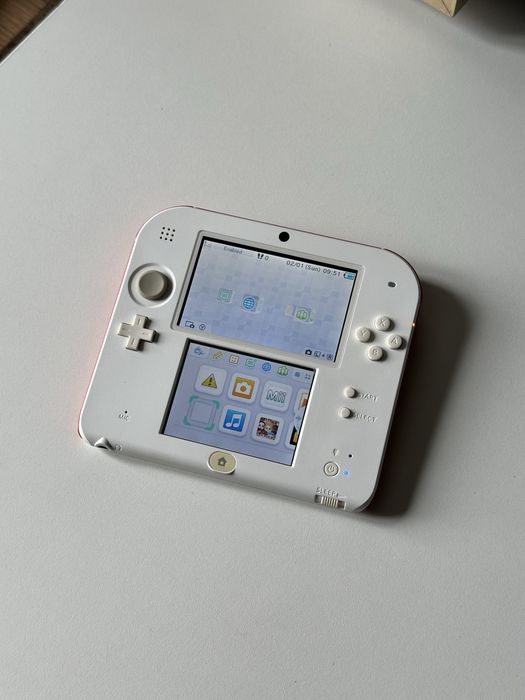 Nintendo 2ds + sd 64gb