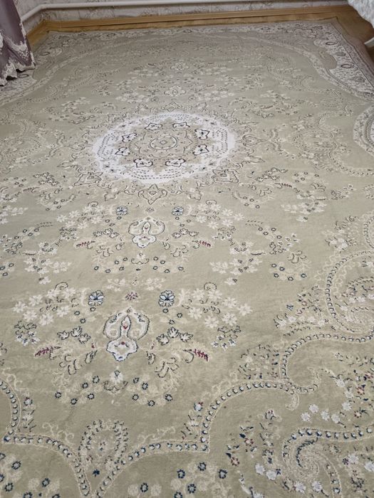 Продается ковер хорошем состояний