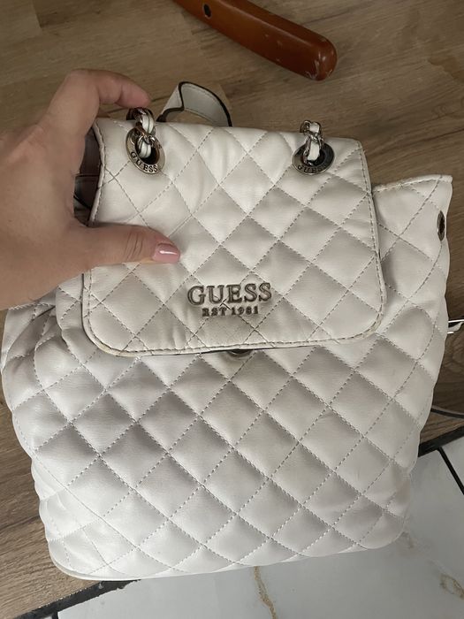 Vand ghiozdanel Guess original