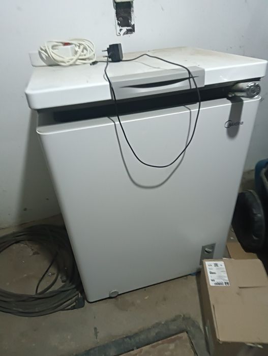 Продам морозильник