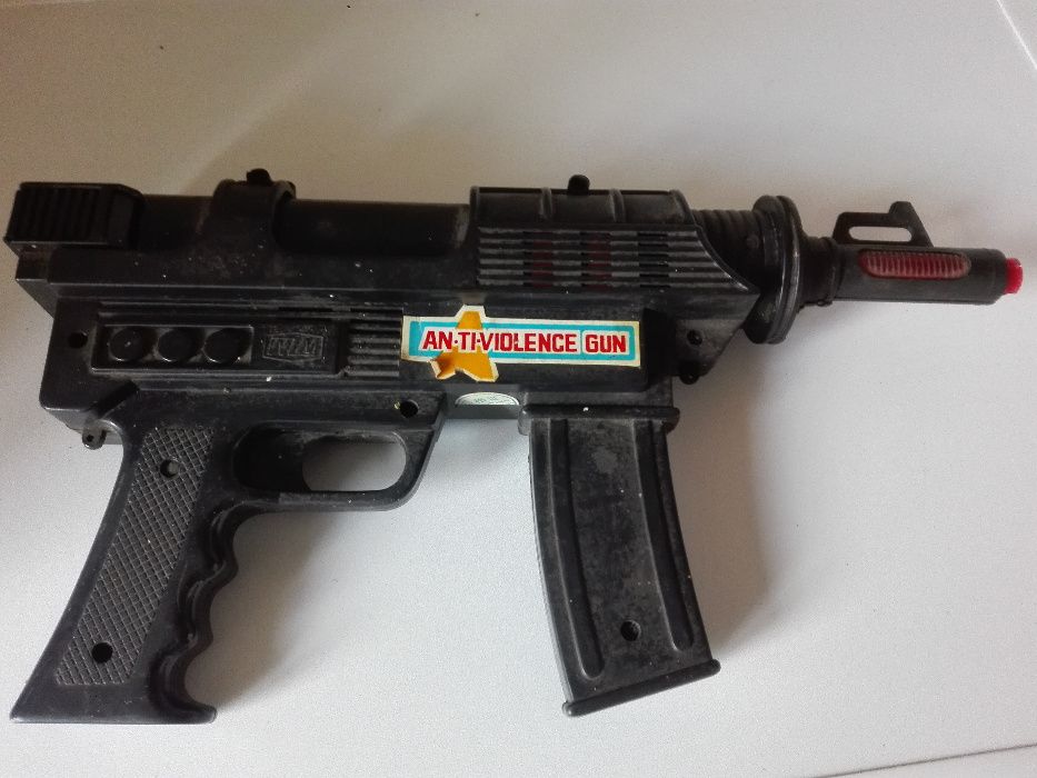 Детска играчка - автомат .