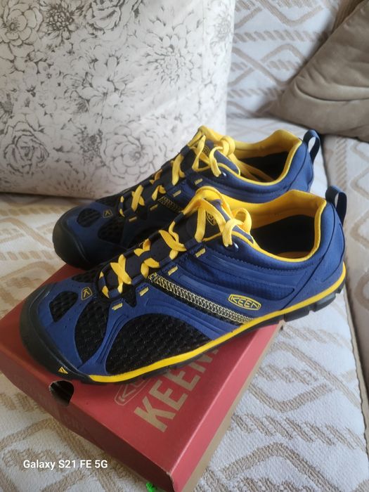 Кроссовки  Keen 42 размер