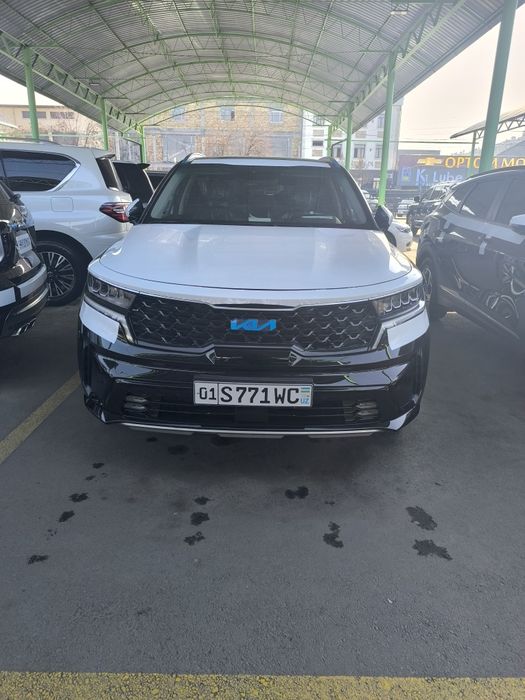 Kia.Sarento.2.5 M.2022yil Qora.7 kshlik