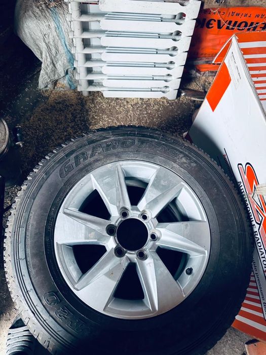 Продам шины липучка б/у