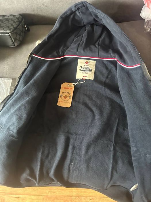 Толстовка T-sweater