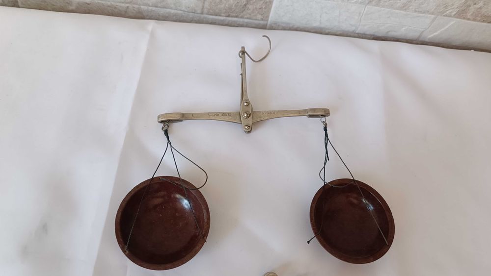 Малка везна с теглилки - бижутерска - Сделано в СССР