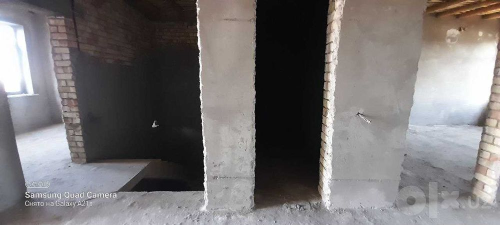 Olmazor tumani Chimboyda 2 sotil 3 qavatli korobka uy sotiladi.