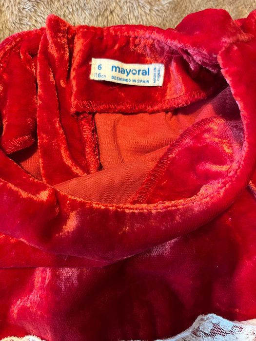 Rochie Mayoral 6 ani, 116 cm, catifea rosie, purtata 1 data