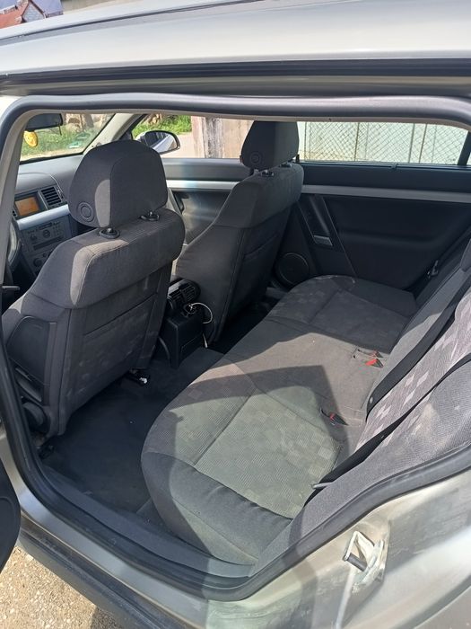 Vând Opel Vectra C pentru dezmembrat