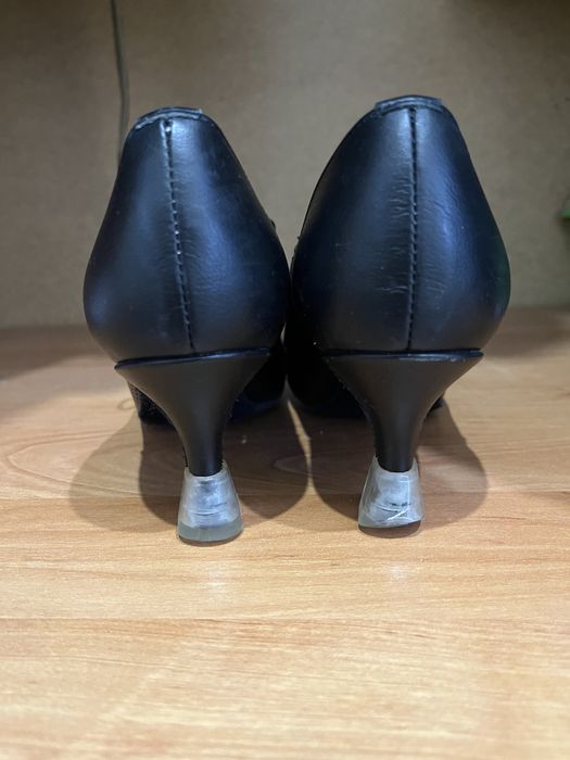 Продам тренировочные туфли