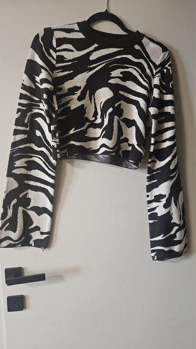 Ново! H&M Set-Комплект  Пола + къс пуловер