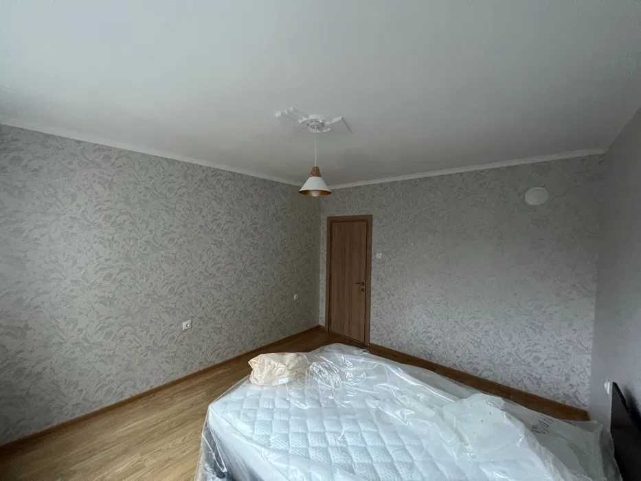 Продава се Тристаен апартамент в Пловдив, Център - 75 кв.м за 2107 €/кв.м - Снимка #4