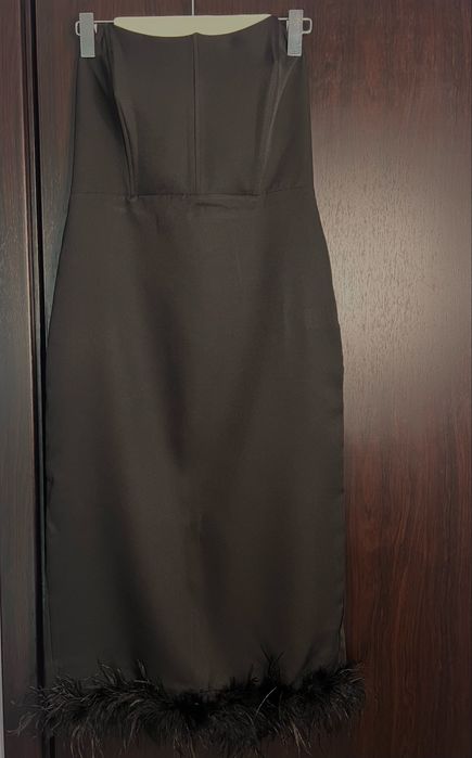 Елегантна черна рокля