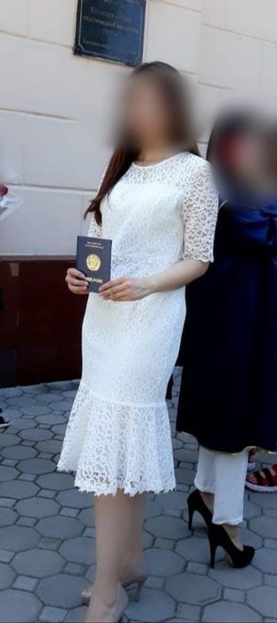 нарядное платье цвета айвори